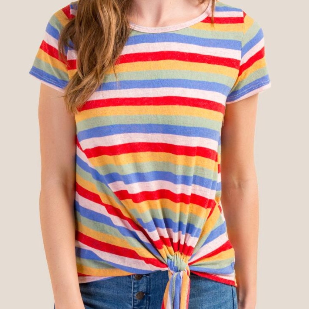 MEGA SALE! Rainbow Tee🌈 - Picture 2 of 5